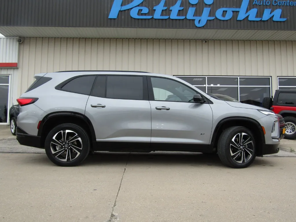 Used 2025 Buick Enclave Sport Touring with VIN 5GAEVBRS1SJ114434 for sale in Kansas City