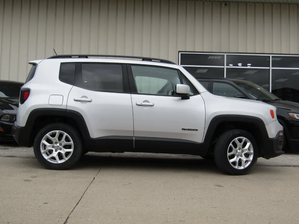 Used 2017 Jeep Renegade Latitude with VIN ZACCJBBB3HPF41036 for sale in Kansas City