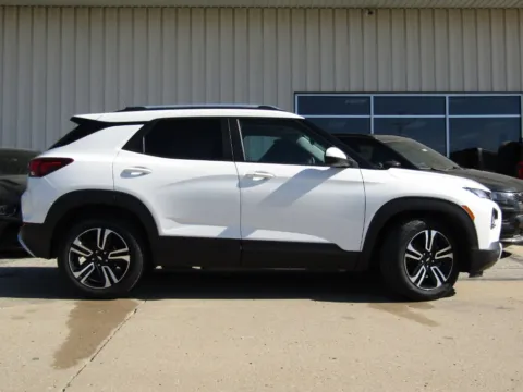 Photos of 2023 Chevrolet TrailBlazer LT for sale in Bethany, MO at Pettijohn Auto Center