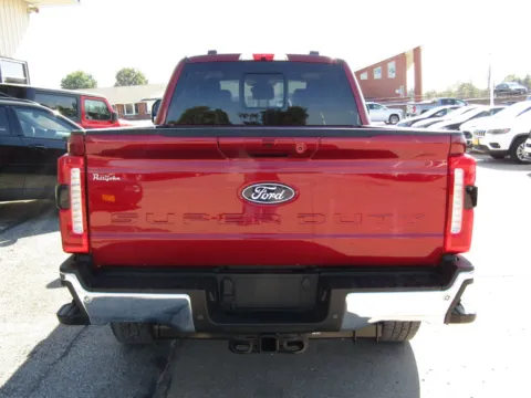 More photos of 2027 Ford F-350SD Lariat at Pettijohn Auto Center, MO