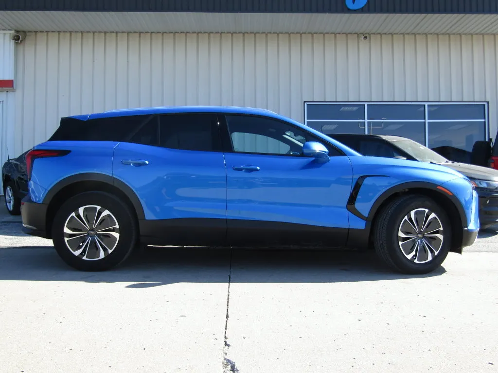 Used 2024 Chevrolet Blazer EV LT with VIN 3GNKDBRJ2RS225831 for sale in Kansas City