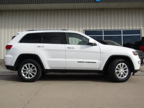 Photos of 2021 Jeep Grand Cherokee Laredo X for sale in Bethany, MO at Pettijohn Auto Center