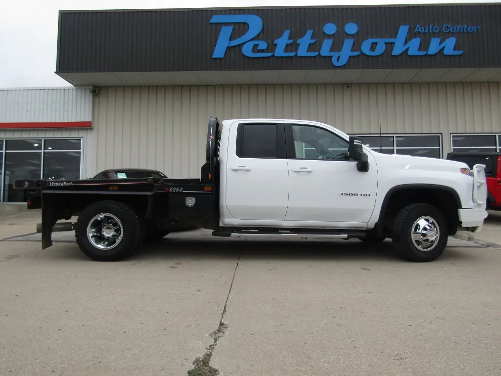 Used 2024 Chevrolet Silverado 3500HD LT with VIN 1GB5YTEY6RF438809 for sale in Kansas City