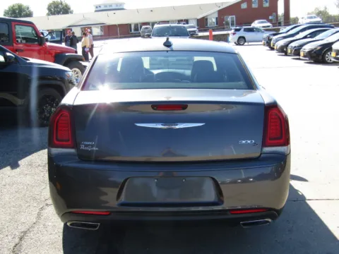 More photos of 2019 Chrysler 300 S at Pettijohn Auto Center, MO