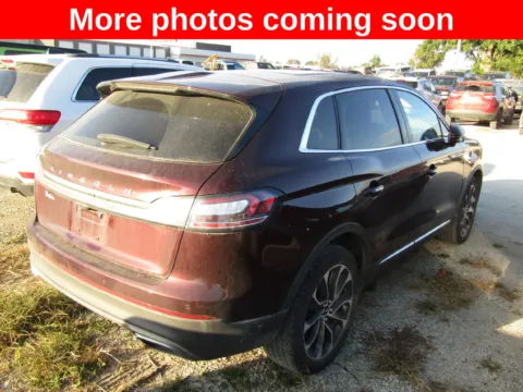 More photos of 2023 Lincoln Nautilus Reserve at Pettijohn Auto Center, MO