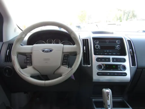 More photos of 2010 Ford Edge Limited at Pettijohn Auto Center, MO
