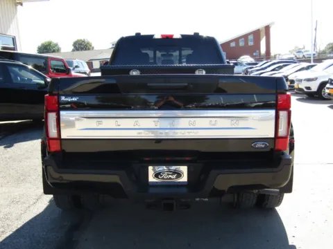 More photos of 2021 Ford F-450SD at Pettijohn Auto Center, MO