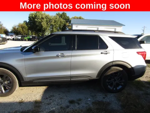 Photos of 2023 Ford Explorer XLT for sale in Bethany, MO at Pettijohn Auto Center