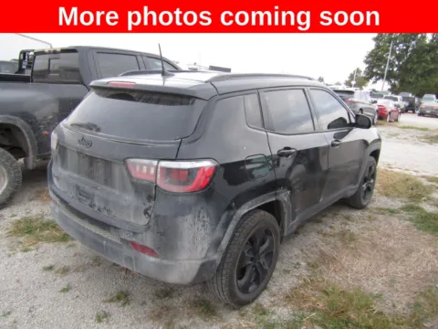 More photos of 2019 Jeep Compass Altitude at Pettijohn Auto Center, MO