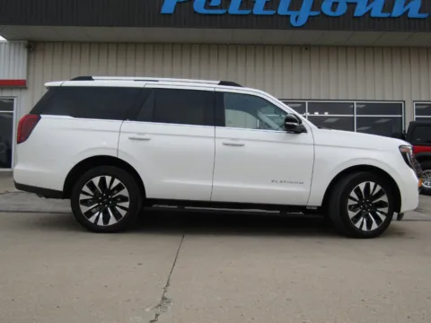 Photos of 2025 Ford Expedition Platinum for sale in Bethany, MO at Pettijohn Auto Center