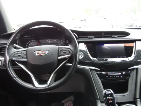 More photos of 2022 Cadillac XT6 Premium Luxury at Pettijohn Auto Center, MO