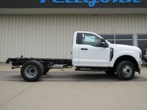 Photos of 2025 Ford F-350SD XL for sale in Bethany, MO at Pettijohn Auto Center