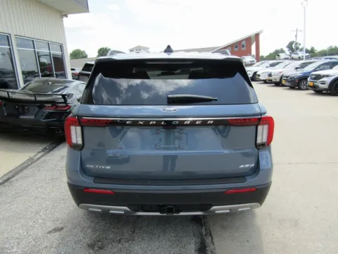 More photos of 2025 Ford Explorer Active at Pettijohn Auto Center, MO