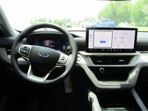 More photos of 2025 Ford Explorer Active at Pettijohn Auto Center, MO