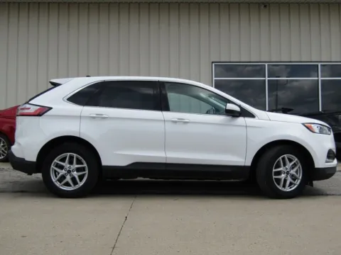Photos of 2024 Ford Edge SEL for sale in Bethany, MO at Pettijohn Auto Center