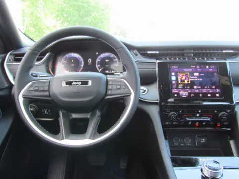 More photos of 2025 Jeep Grand Cherokee L Altitude X at Pettijohn Auto Center, MO