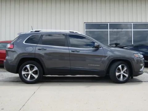 Photos of 2019 Jeep Cherokee Limited for sale in Bethany, MO at Pettijohn Auto Center