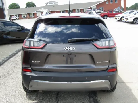 More photos of 2019 Jeep Cherokee Limited at Pettijohn Auto Center, MO