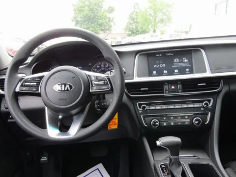 More photos of 2019 Kia Optima LX at Pettijohn Auto Center, MO