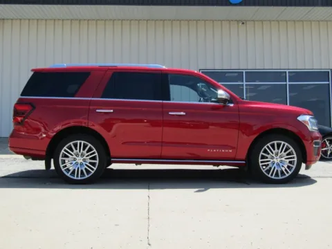 Photos of 2022 Ford Expedition Platinum for sale in Bethany, MO at Pettijohn Auto Center