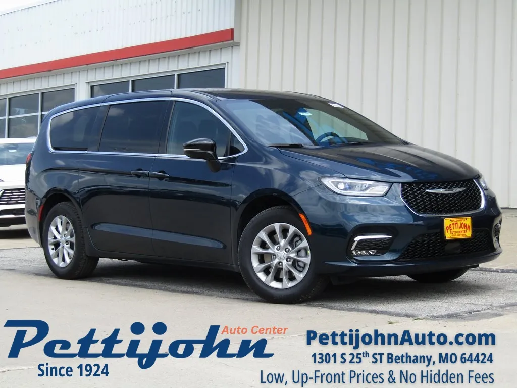 Blue 2025 Chrysler Pacifica Select for sale in Bethany, MO