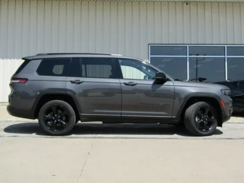 Photos of 2022 Jeep Grand Cherokee L Altitude for sale in Bethany, MO at Pettijohn Auto Center