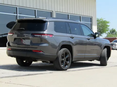 Another view of 2022 Jeep Grand Cherokee L Altitude for sale in Bethany, MO at Pettijohn Auto Center