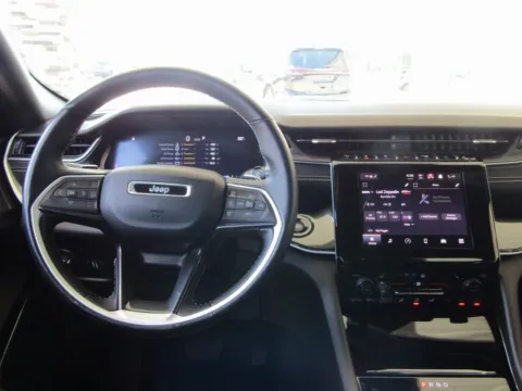 More photos of 2022 Jeep Grand Cherokee L Altitude at Pettijohn Auto Center, MO