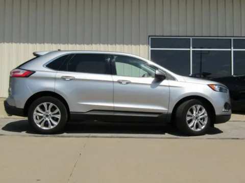 Photos of 2024 Ford Edge Titanium for sale in Bethany, MO at Pettijohn Auto Center