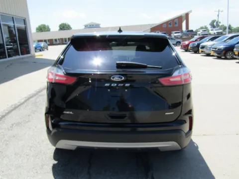 More photos of 2024 Ford Edge SEL at Pettijohn Auto Center, MO