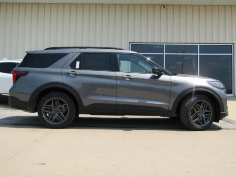 Photos of 2025 Ford Explorer ST-Line for sale in Bethany, MO at Pettijohn Auto Center
