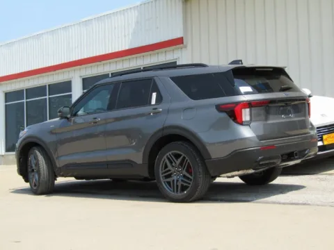 More photos of 2025 Ford Explorer ST-Line at Pettijohn Auto Center, MO