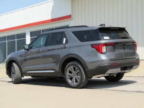 More photos of 2025 Ford Explorer Active at Pettijohn Auto Center, MO