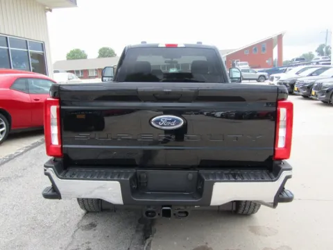 More photos of 2025 Ford F-350SD at Pettijohn Auto Center, MO