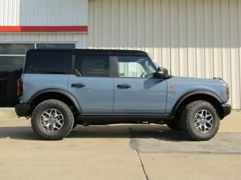 Photos of 2025 Ford Bronco Badlands for sale in Bethany, MO at Pettijohn Auto Center