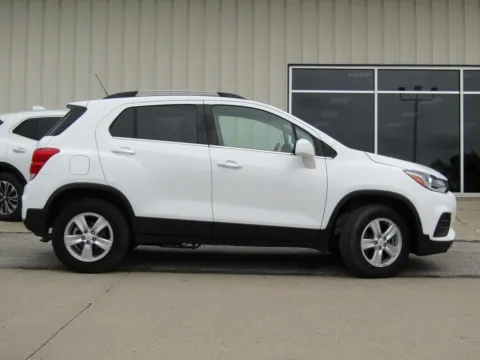 Photos of 2019 Chevrolet Trax LT for sale in Bethany, MO at Pettijohn Auto Center