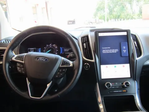 More photos of 2024 Ford Edge Titanium at Pettijohn Auto Center, MO