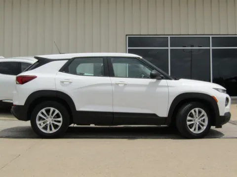 Photos of 2023 Chevrolet TrailBlazer LS for sale in Bethany, MO at Pettijohn Auto Center