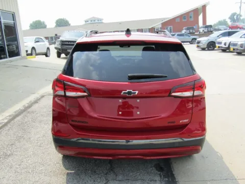 More photos of 2022 Chevrolet Equinox RS at Pettijohn Auto Center, MO
