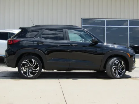 Photos of 2026 Chevrolet TrailBlazer RS for sale in Bethany, MO at Pettijohn Auto Center