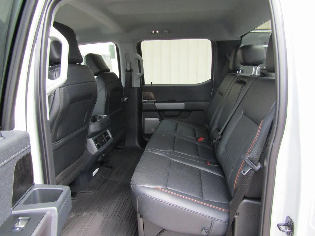 2026 Ford F-350 Super Duty Lariat - Photo 33