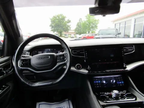 More photos of 2022 Jeep Grand Wagoneer Series II at Pettijohn Auto Center, MO