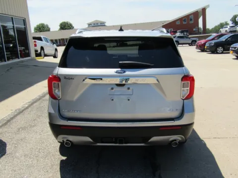 More photos of 2023 Ford Explorer Limited at Pettijohn Auto Center, MO