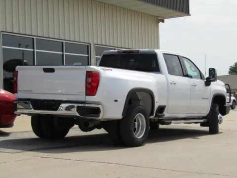 Another view of 2021 Chevrolet Silverado 3500HD LTZ for sale in Bethany, MO at Pettijohn Auto Center