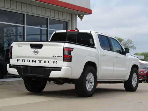 Another view of 2022 Nissan Frontier SV for sale in Bethany, MO at Pettijohn Auto Center