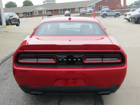 More photos of 2015 Dodge Challenger SXT at Pettijohn Auto Center, MO