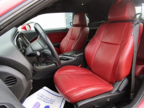 More photos of 2015 Dodge Challenger SXT at Pettijohn Auto Center, MO