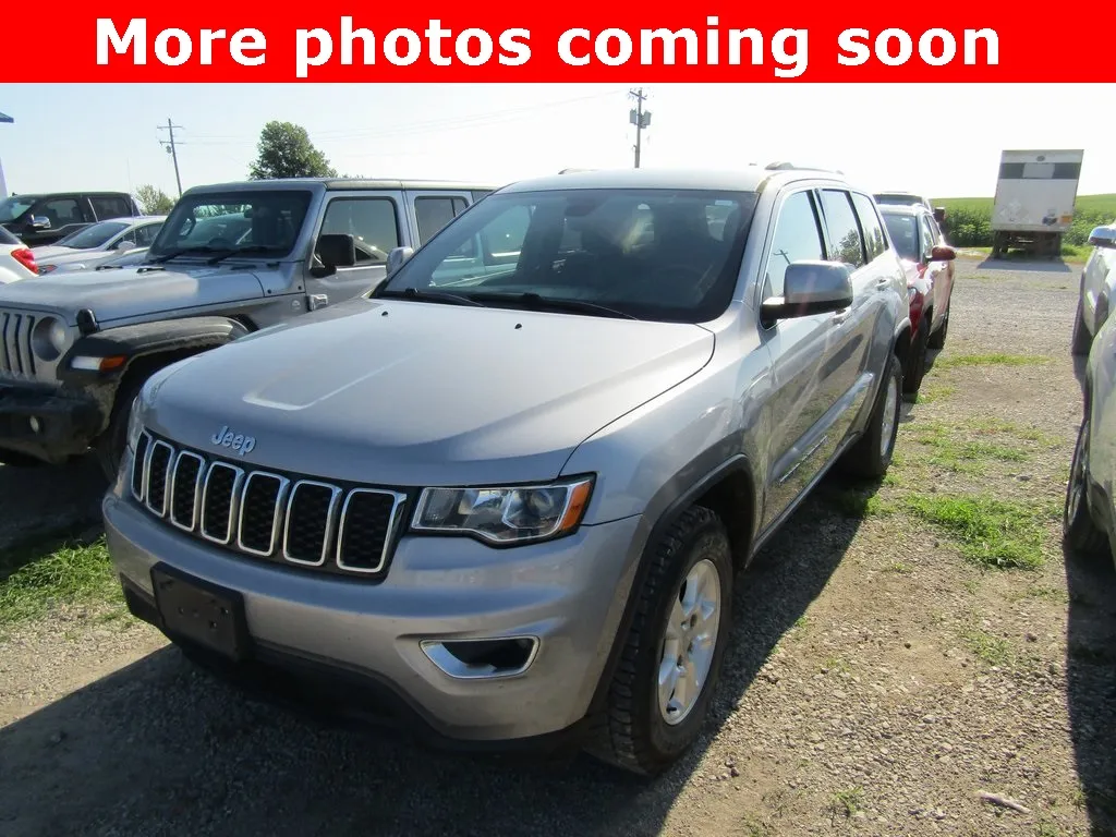 Used 2017 Jeep Grand Cherokee Laredo E with VIN 1C4RJFAG8HC715380 for sale in Kansas City