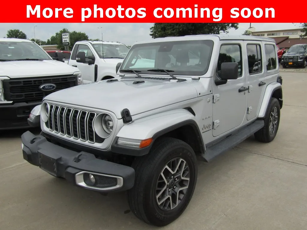 Used 2024 Jeep Wrangler 4-Door Sahara with VIN 1C4PJXEN8RW129218 for sale in Kansas City