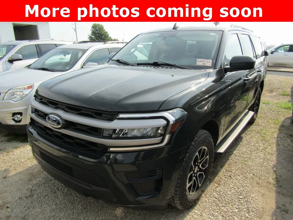 Used 2022 Ford Expedition XLT with VIN 1FMJU1JTXNEA52734 for sale in Kansas City
